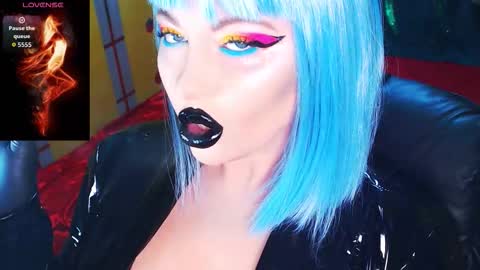 Roxy online show from February 8, 2026, 2:42 pm