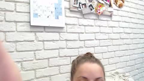 Snapshot of crazyy_girl_ chatting on February 1, 2026, 7:51 am Crazyy Girl online show from February 1, 2026, 7:51 am