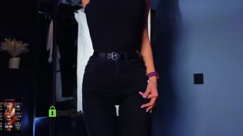 Snapshot of crazzy_cherry chatting on October 22, 2025, 1:50 am crazzy cherry online show from October 22, 2025, 1:50 am