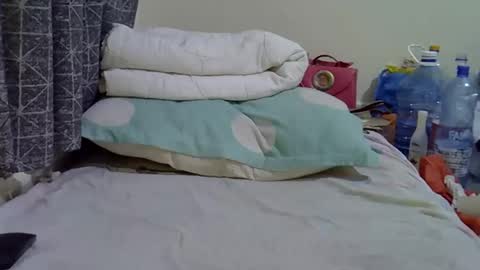 crazzybaby01 online show from October 9, 2025, 7:12 pm