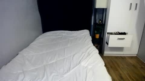 Joana  online show from November 4, 2025, 1:27 am