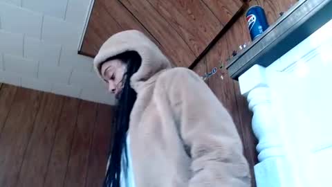 Snapshot of creamyexotica chatting on January 16, 2025, 5:33 pm CreamyExotica online show from January 16, 2025, 5:33 pm