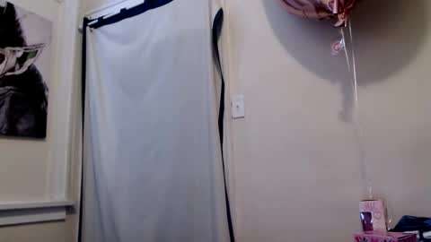 Snapshot of creamyexotica chatting on February 14, 2025, 3:05 pm CreamyExotica online show from February 14, 2025, 3:05 pm