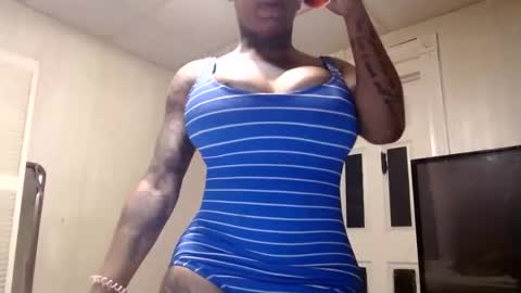 Snapshot of creamyexotica chatting on September 15, 2025, 5:57 pm CreamyExotica online show from September 15, 2025, 5:57 pm