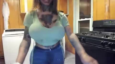 CreamyExotica online show from July 18, 2026, 3:44 am