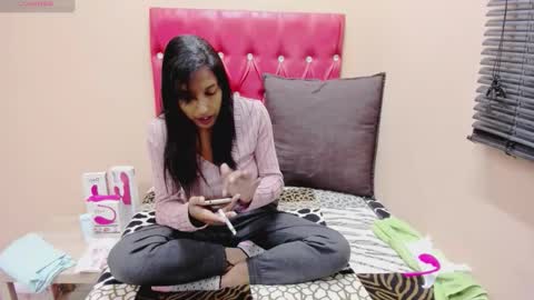 creamyindian4u online show from May 30, 2026, 5:48 am
