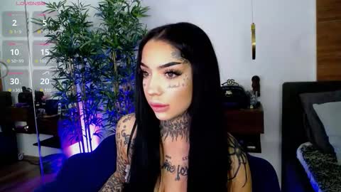 Sophie online show from November 27, 2025, 7:10 am