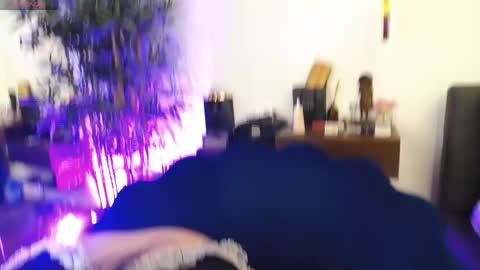 Sophie online show from April 20, 2026, 5:43 am