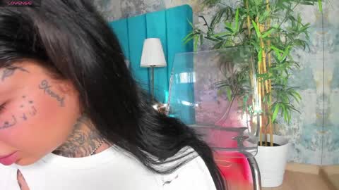 Sophie online show from May 25, 2026, 5:02 am