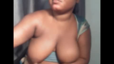 creamyposh1 online show from November 15, 2025, 4:32 am