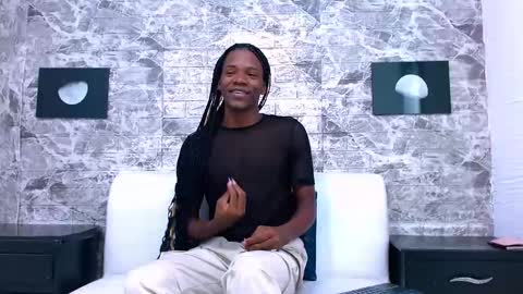 CriisBrown  online show from November 11, 2025, 11:10 am