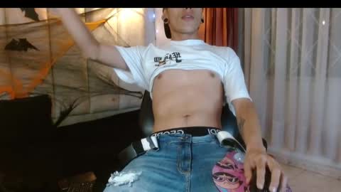 Snapshot of criiscs chatting on October 28, 2025, 9:24 am criiscs online show from October 28, 2025, 9:24 am