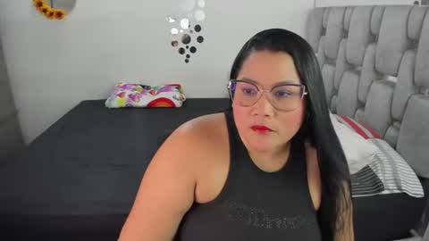 criistal_0 online show from June 17, 2026, 6:42 pm