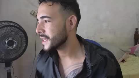 Snapshot of cris_simons chatting on December 1, 2024, 4:29 pm cris_simons online show from December 1, 2024, 4:29 pm