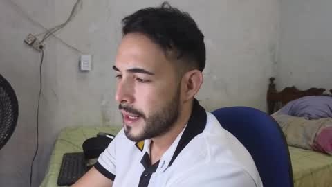 Snapshot of cris_simons chatting on December 2, 2024, 12:41 am cris_simons online show from December 2, 2024, 12:41 am