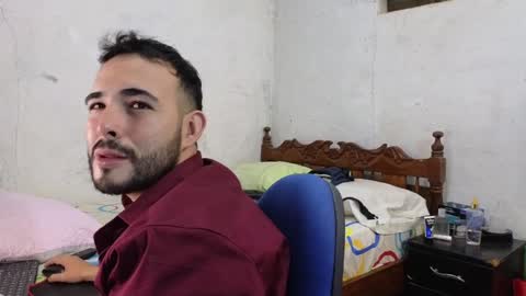 Snapshot of cris_simons chatting on December 24, 2024, 11:00 pm cris_simons online show from December 24, 2024, 11:00 pm