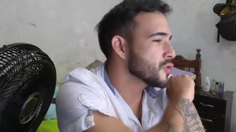 Snapshot of cris_simons chatting on February 26, 2025, 5:31 am cris_simons online show from February 26, 2025, 5:31 am