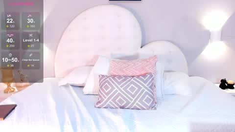 Snapshot of crisdegli_ chatting on March 11, 2025, 2:51 pm Cris online show from March 11, 2025, 2:51 pm