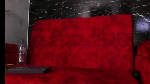 crislingery_doll online show from December 9, 2024, 5:19 pm