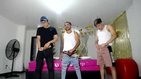 Snapshot of crismens chatting on February 21, 2025, 3:23 am crismens online show from February 21, 2025, 3:23 am