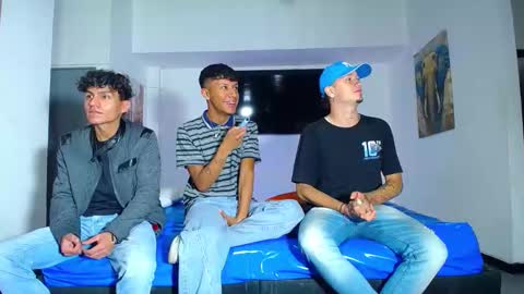 Snapshot of crismens chatting on September 12, 2025, 5:57 pm crismens online show from September 12, 2025, 5:57 pm