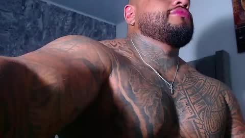 criss_zanders202 online show from May 28, 2026, 10:40 pm