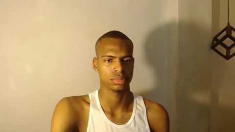 criss_zuri online show from October 8, 2025, 11:41 am