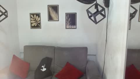 criss_zuri online show from December 19, 2025, 12:23 pm