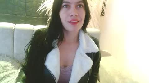 cristal1609 online show from October 8, 2025, 1:31 pm