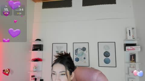 Snapshot of cristal__hot_1 chatting on February 9, 2025, 4:04 am Cristal online show from February 9, 2025, 4:04 am