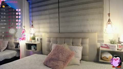 Snapshot of cristal__hot_1 chatting on November 3, 2025, 4:03 am Cristal online show from November 3, 2025, 4:03 am