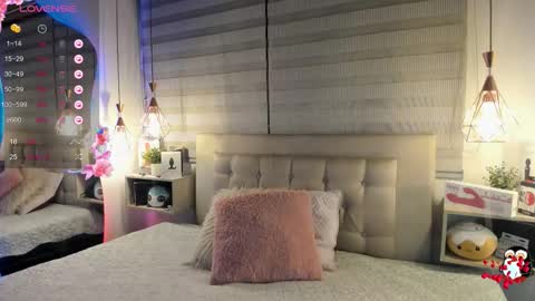 Snapshot of cristal__hot_1 chatting on November 9, 2025, 4:11 am Cristal online show from November 9, 2025, 4:11 am