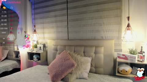 Snapshot of cristal__hot_1 chatting on November 10, 2025, 4:00 am Cristal online show from November 10, 2025, 4:00 am