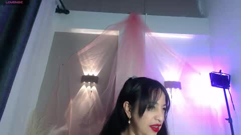 Cristal yours Milf online show from November 10, 2025, 8:08 pm