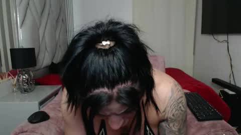 Natalie                      online show from November 21, 2025, 4:55 am