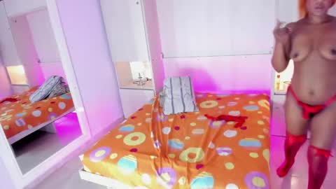 cristalbennet online show from May 20, 2026, 8:15 pm