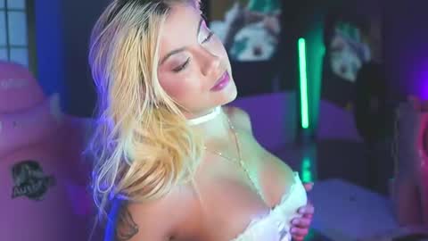 Laura online show from December 21, 2025, 12:18 am