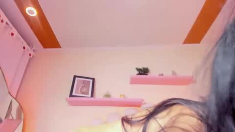 Cristal online show from November 23, 2025, 3:39 am