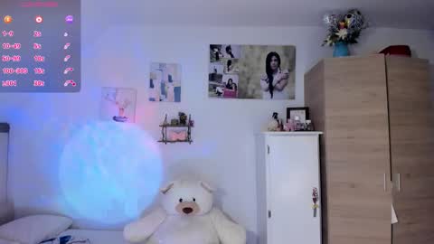 Snapshot of cristalmunez chatting on November 18, 2025, 12:31 pm cristal online show from November 18, 2025, 12:31 pm