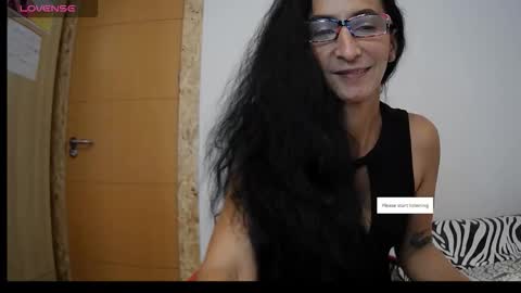 Snapshot of cristalvelvet chatting on October 2, 2025, 6:31 am online show from October 2, 2025, 6:31 am