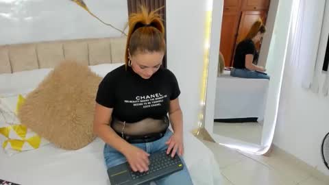 cristal walker online show from April 4, 2026, 10:35 am