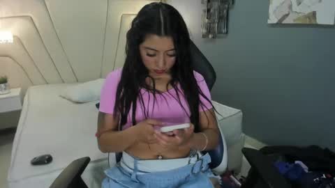  Independent Model online show from January 9, 2025, 3:58 am