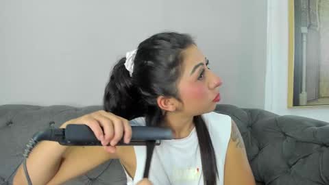  Independent Model online show from January 10, 2025, 12:15 pm