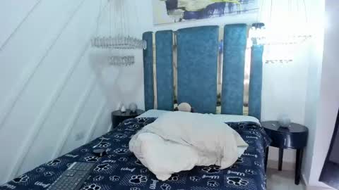  Independent Model online show from March 7, 2025, 5:28 pm