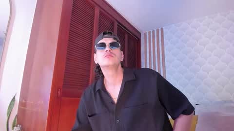 Snapshot of cristianblaze_pamelareal chatting on February 15, 2026, 9:19 am Cris Pame online show from February 15, 2026, 9:19 am