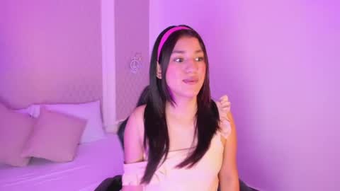 C R I S T I N online show from April 21, 2026, 8:01 pm