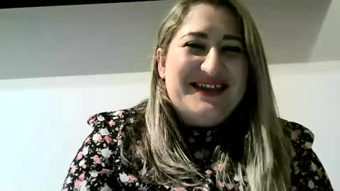 cristina20021991 online show from April 29, 2026, 2:26 am