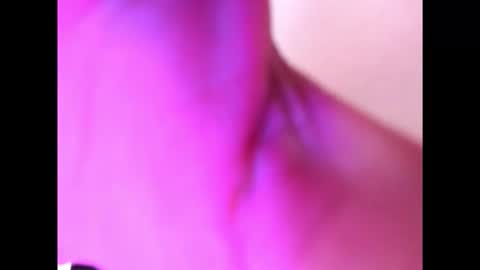 cristinasweet7 online show from April 11, 2026, 6:29 am