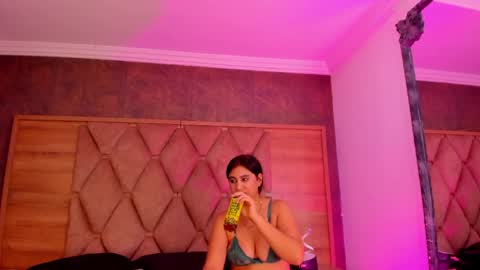 Snapshot of cristinerain chatting on May 4, 2026, 5:47 am CristineRain online show from May 4, 2026, 5:47 am
