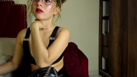 Cristin online show from March 19, 2026, 4:11 pm